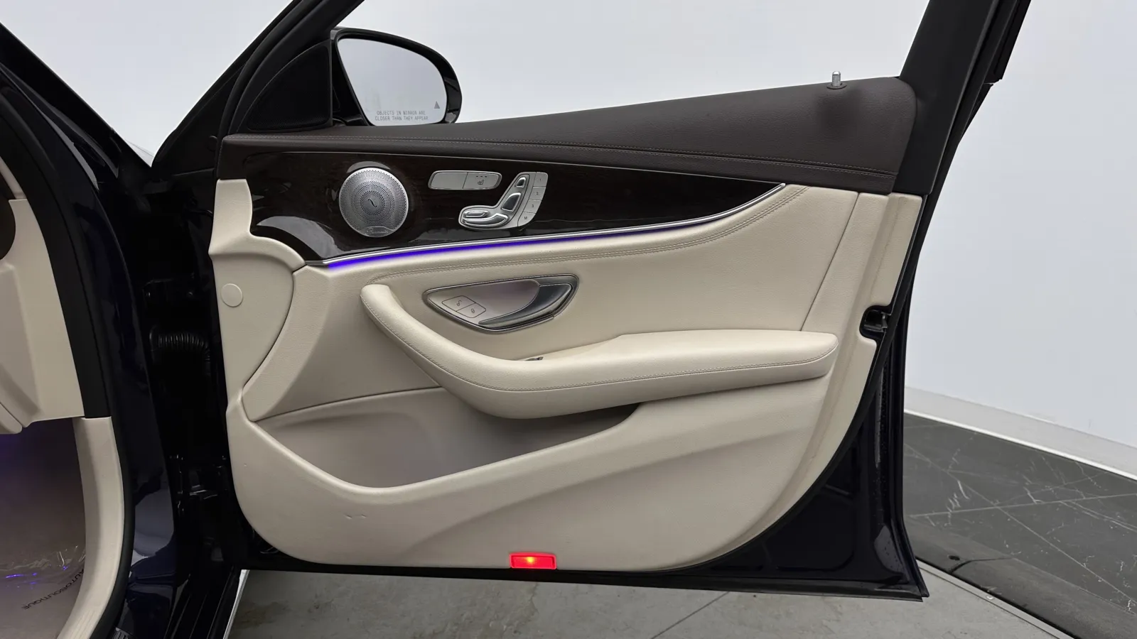 Mercedes-Benz E-Class photo 29