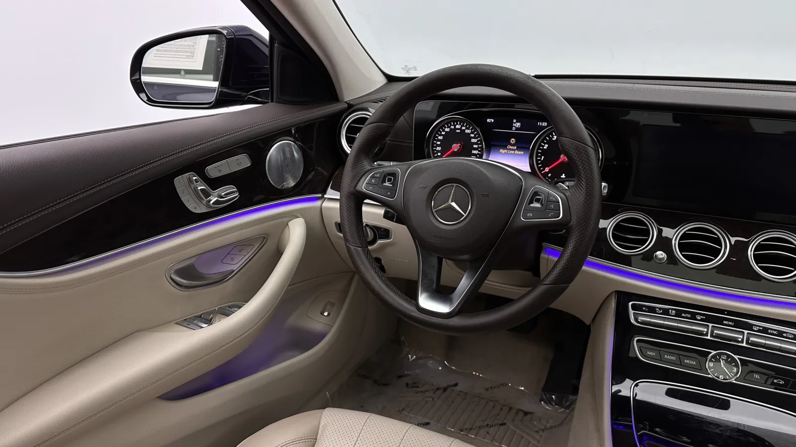 Mercedes-Benz E-Class photo 22
