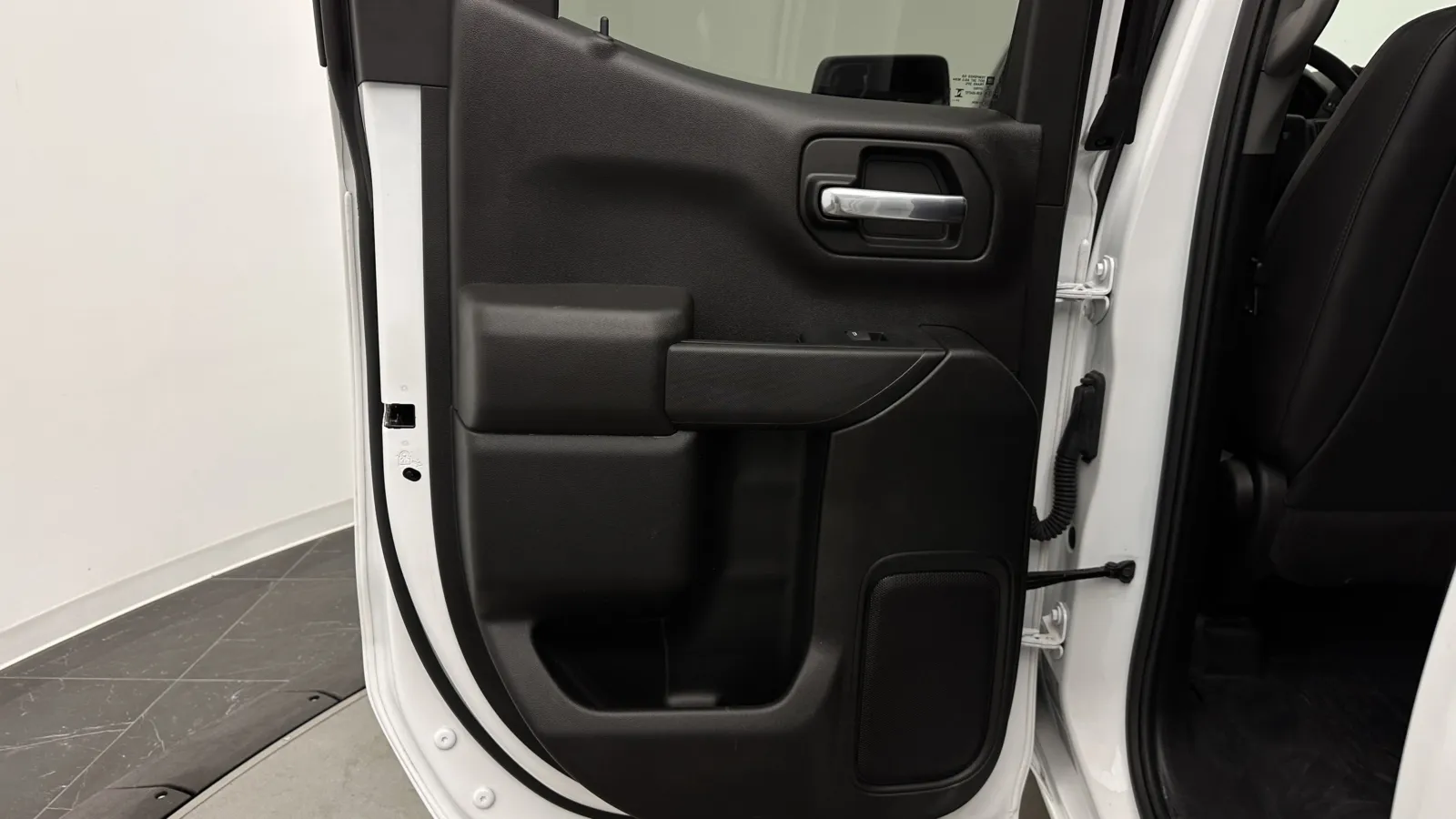 Chevrolet Silverado photo 18