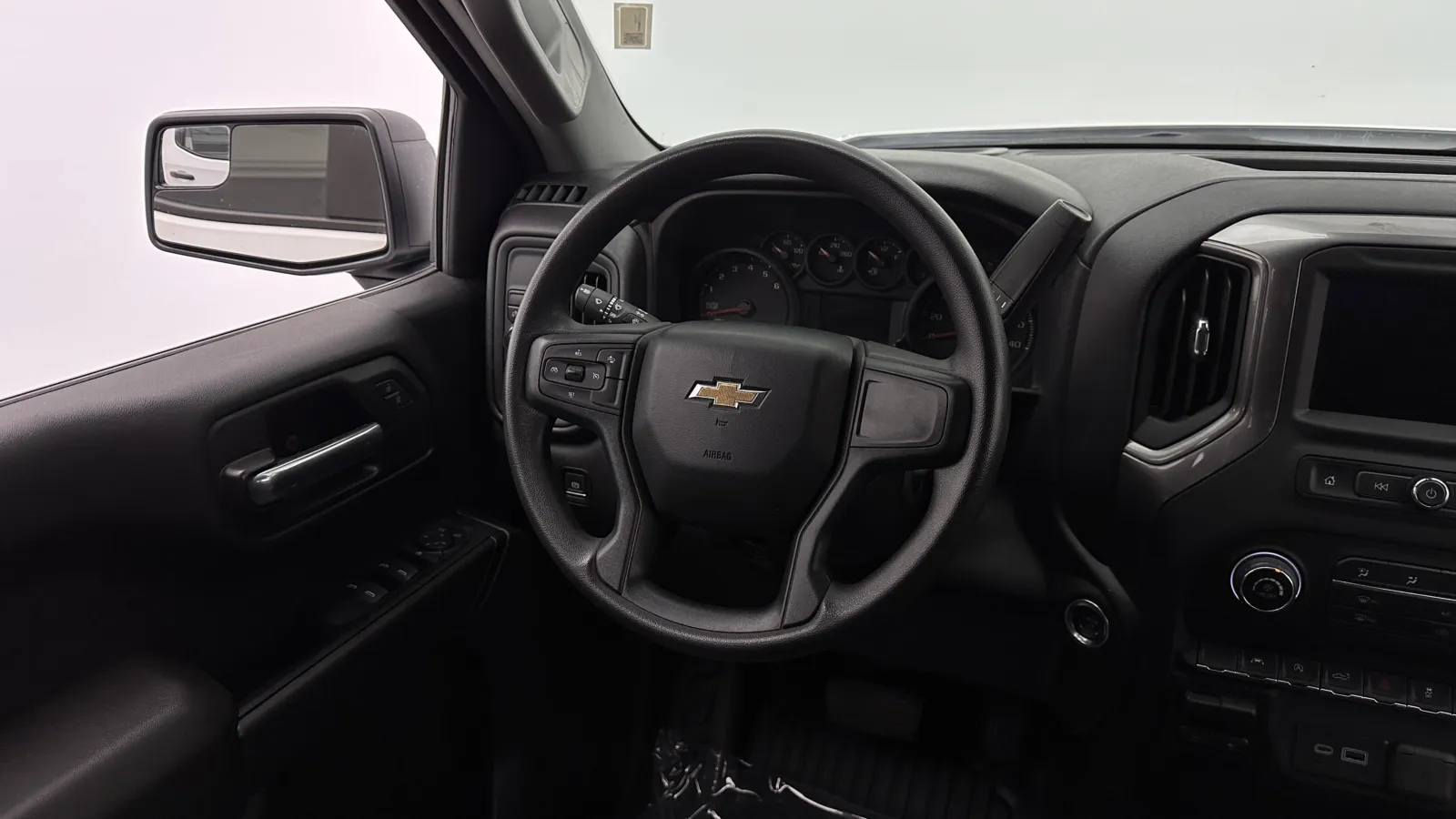 Chevrolet Silverado photo 19