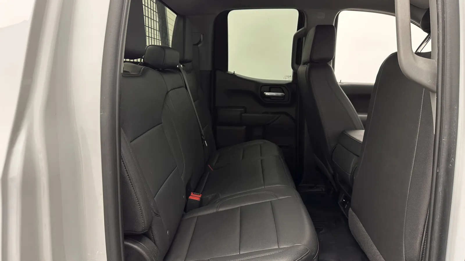 Chevrolet Silverado photo 23