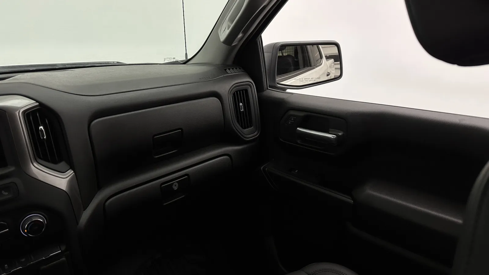Chevrolet Silverado photo 21