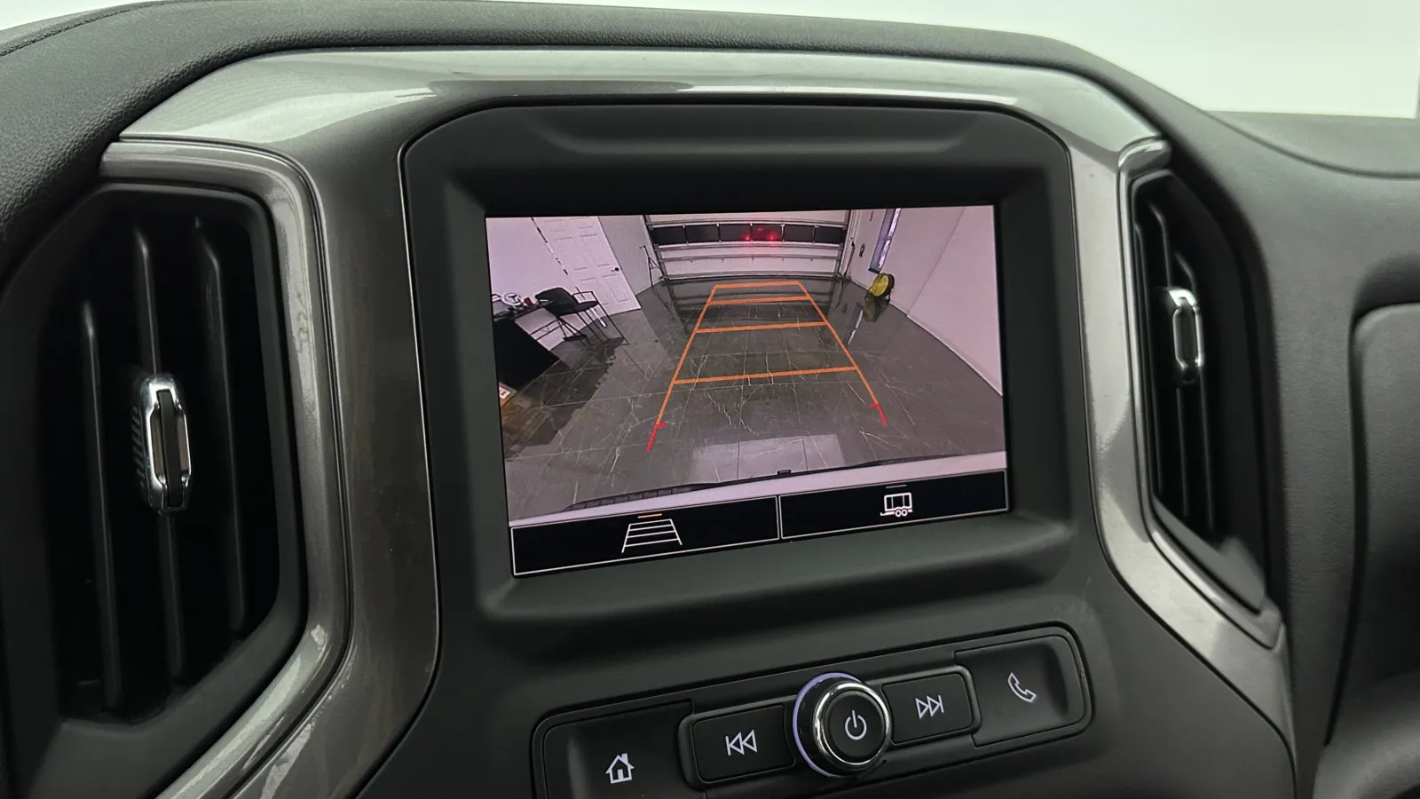 Chevrolet Silverado photo 16