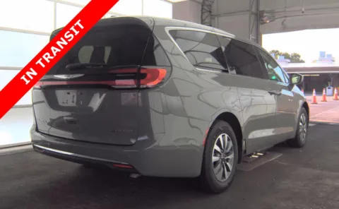 More photos of 2022 Chrysler Pacifica Hybrid Touring L at Auto Boutique Florida, FL