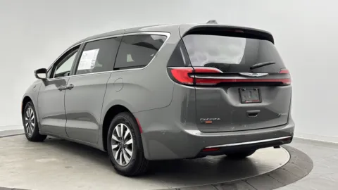 More photos of 2022 Chrysler Pacifica Hybrid Touring L at Auto Boutique Florida, FL