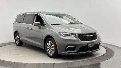 Another view of 2022 Chrysler Pacifica Hybrid Touring L for sale in Jacksonville, FL at Auto Boutique Florida