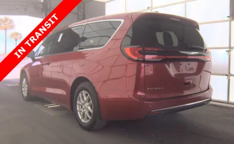 More photos of 2025 Chrysler Pacifica Select at Auto Boutique Florida, FL
