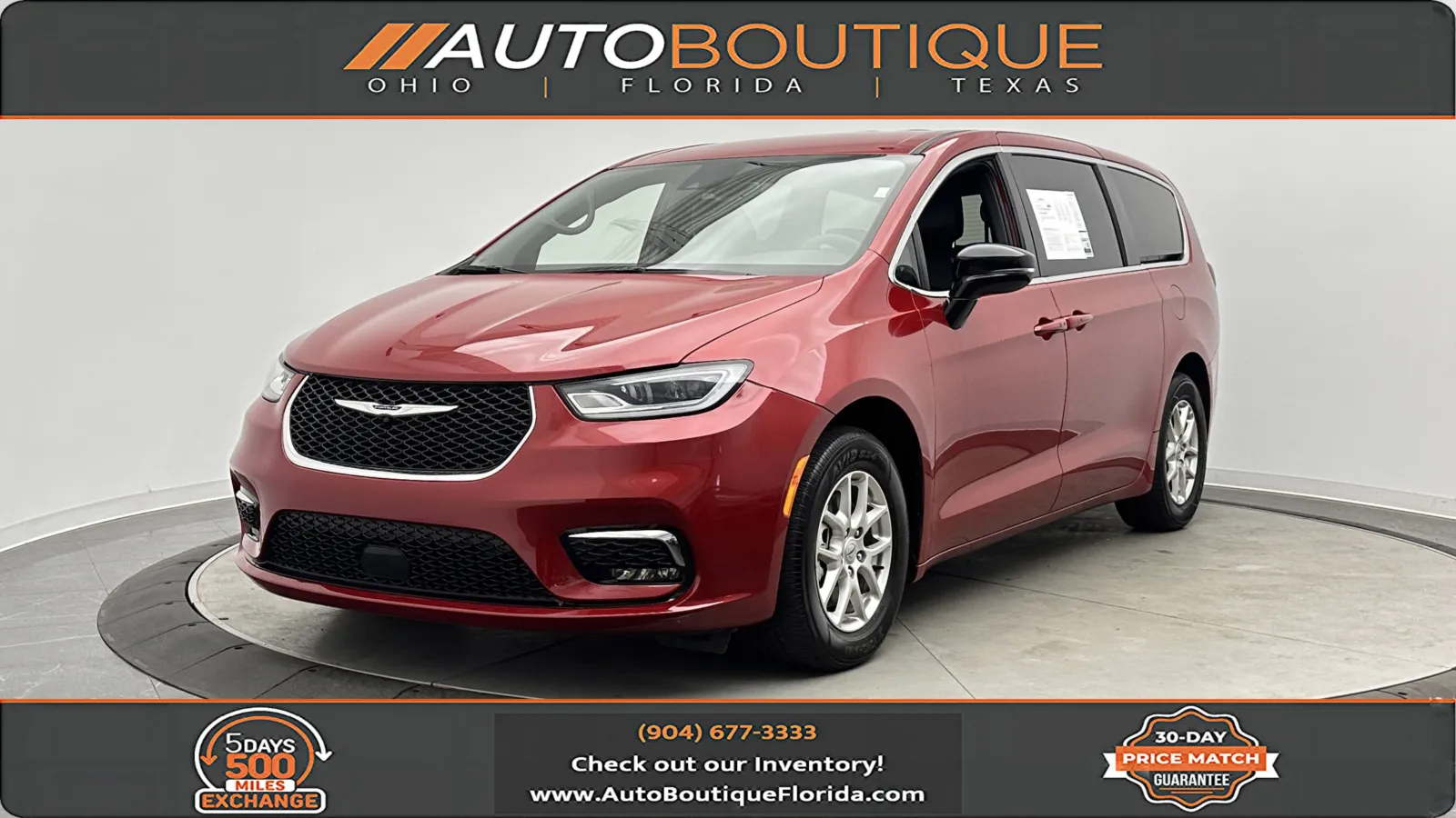 2025 Chrysler Pacifica Select's photo