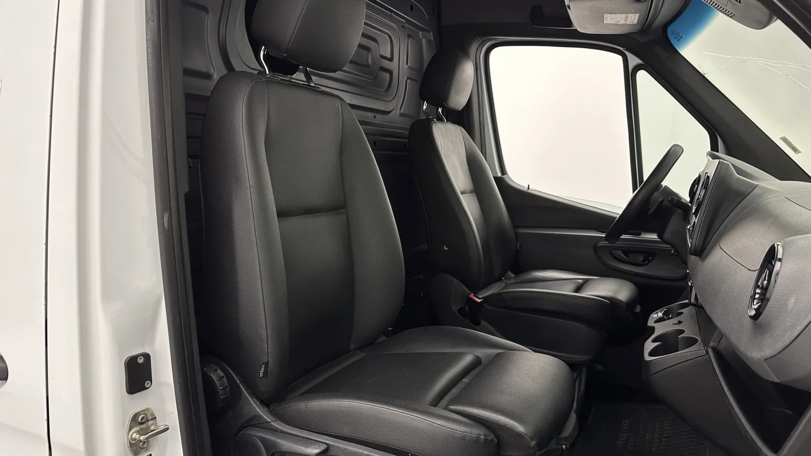 Freightliner Sprinter photo 22