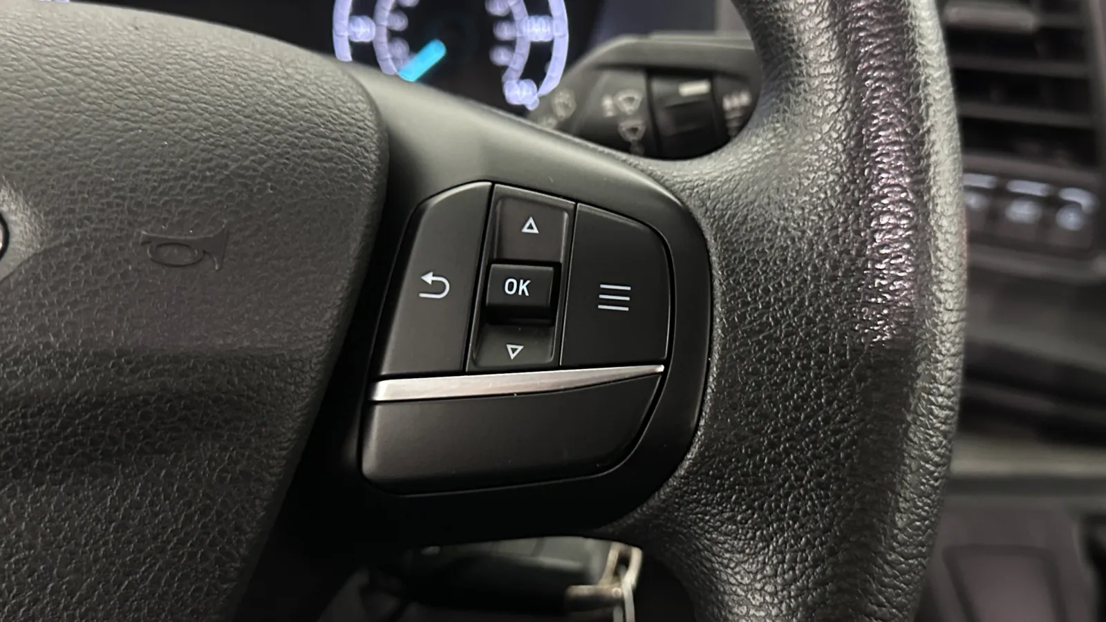 Ford Transit photo 17