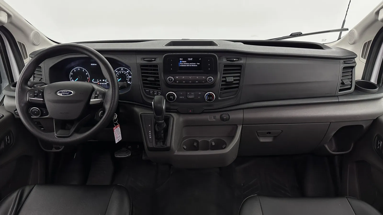 Ford Transit photo 21