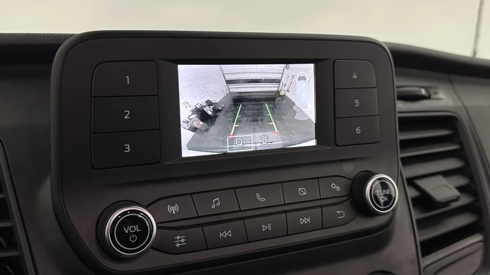 Ford Transit photo 14
