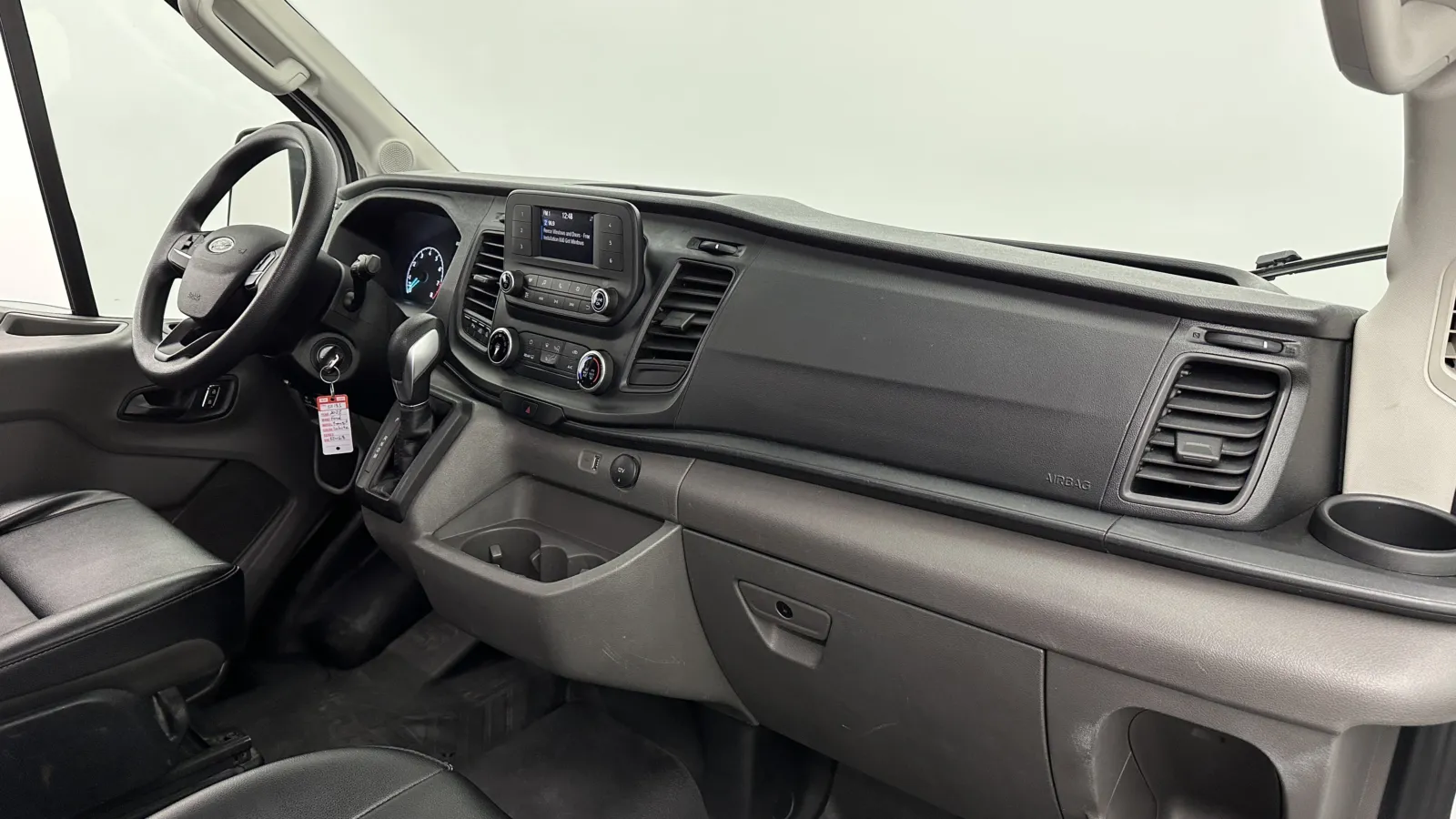 Ford Transit photo 25
