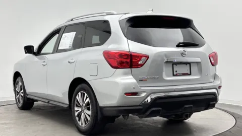 More photos of 2019 Nissan Pathfinder SL at Auto Boutique Florida, FL