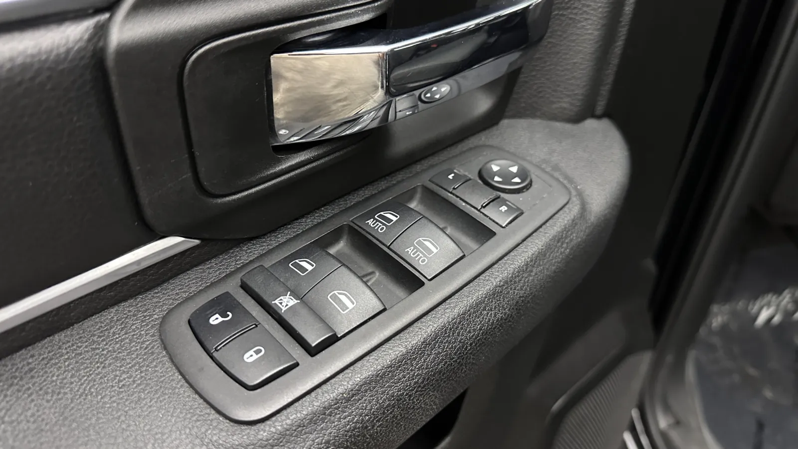 Ram 1500 photo 10