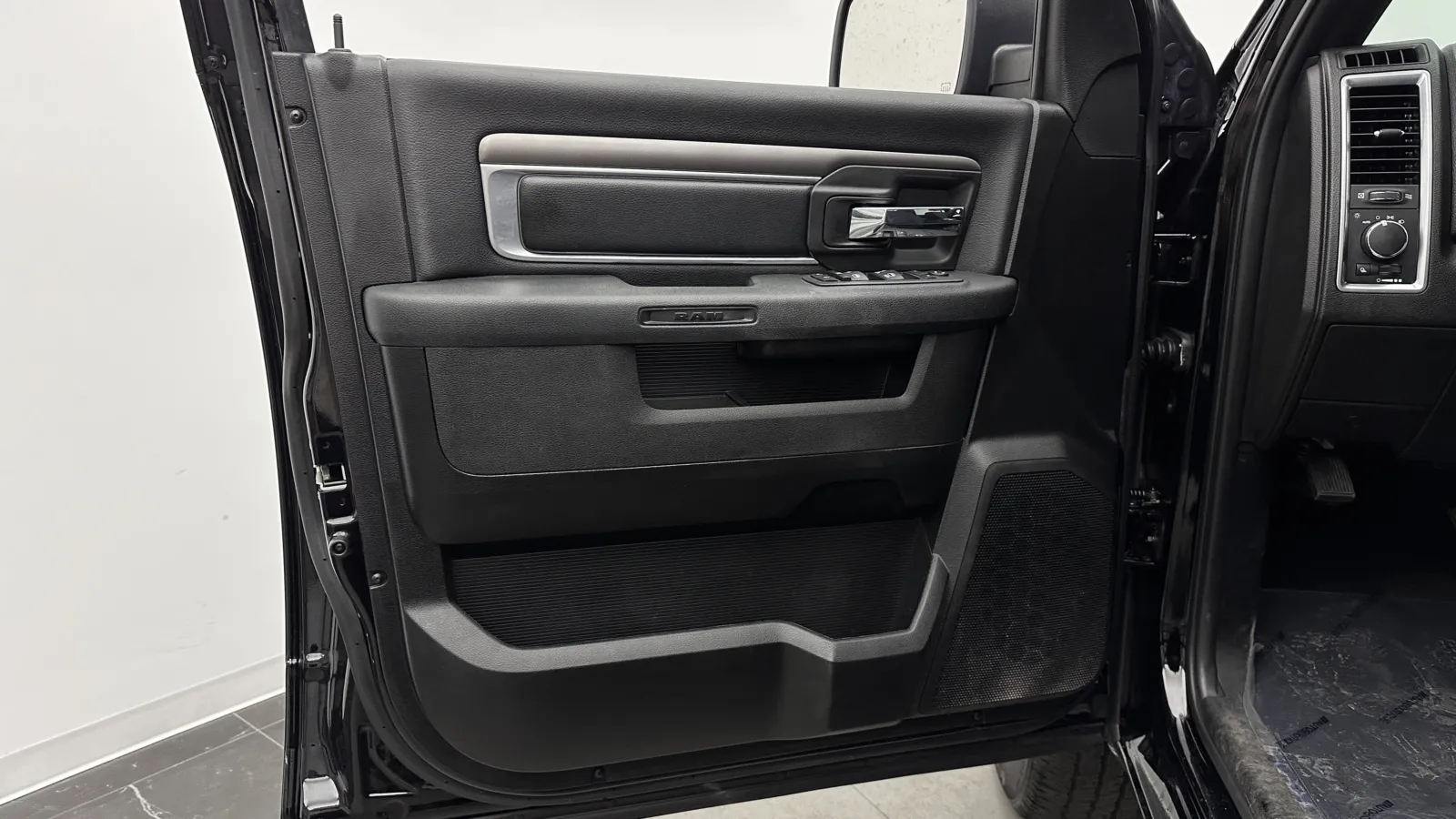 Ram 1500 photo 9