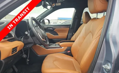 More photos of 2023 Toyota Highlander Platinum at Auto Boutique Florida, FL