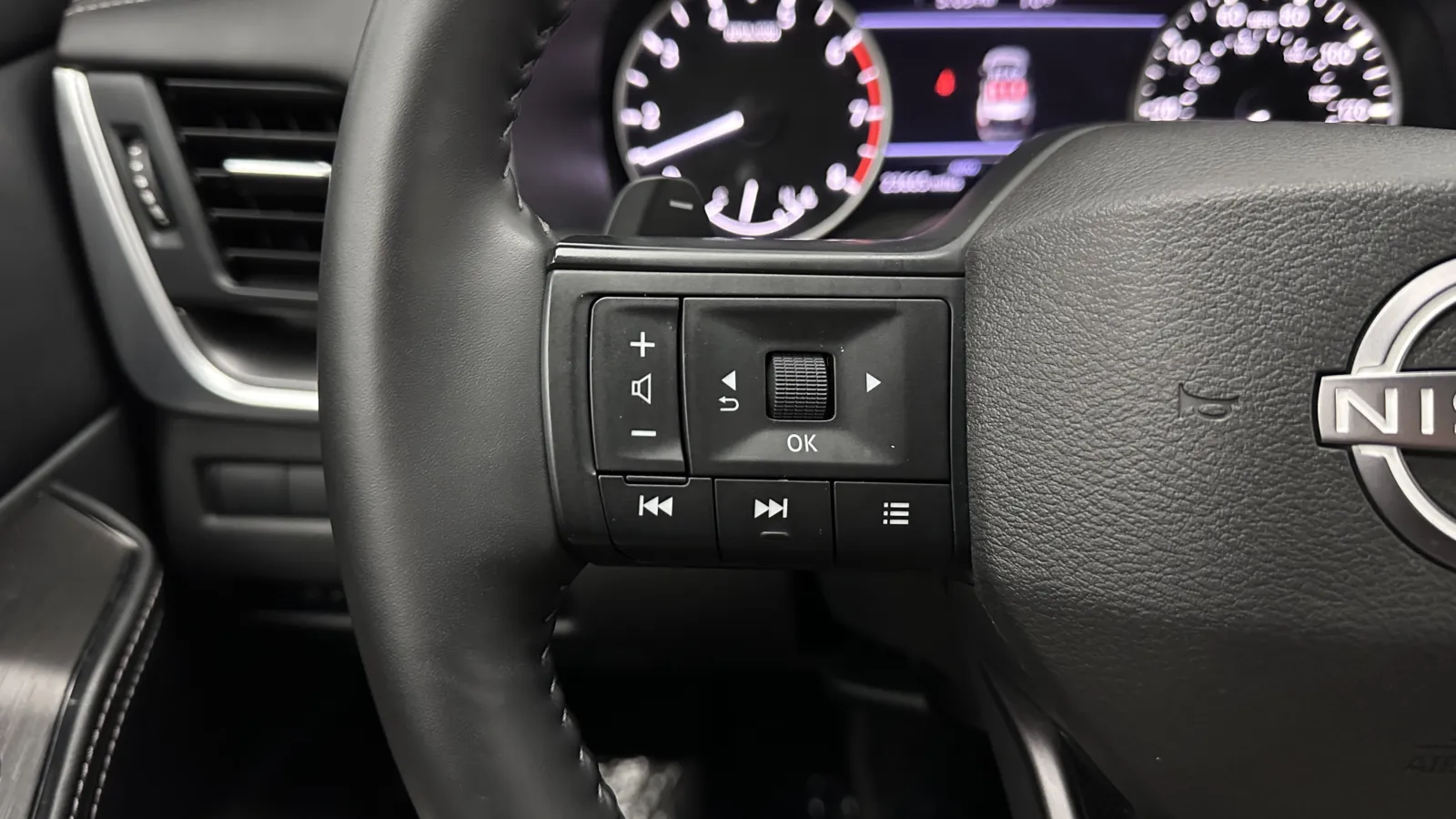 Nissan Rogue photo 18