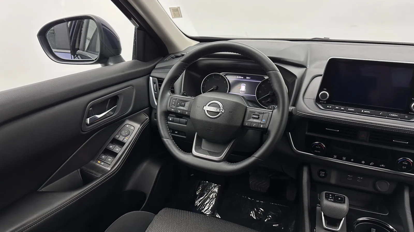 Nissan Rogue photo 25