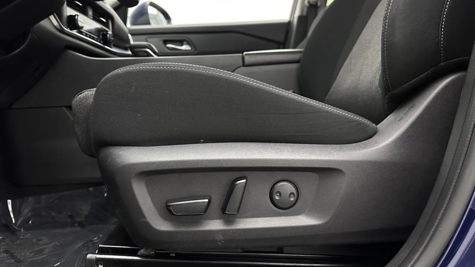 Nissan Rogue photo 11