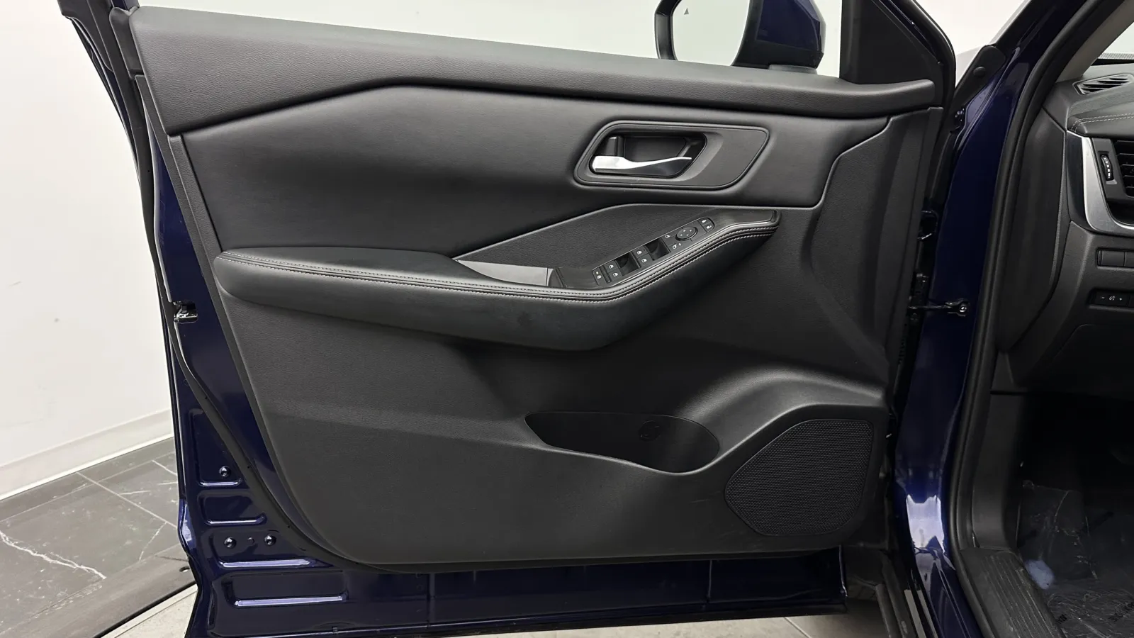 Nissan Rogue photo 9