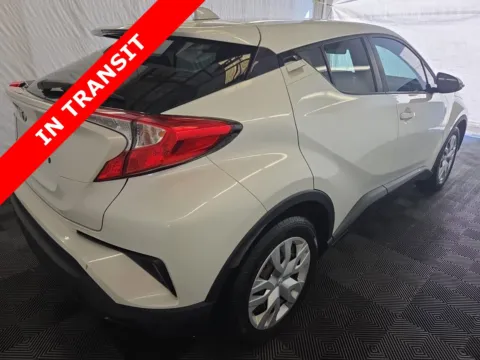 More photos of 2021 Toyota C-HR LE at Auto Boutique Florida, FL