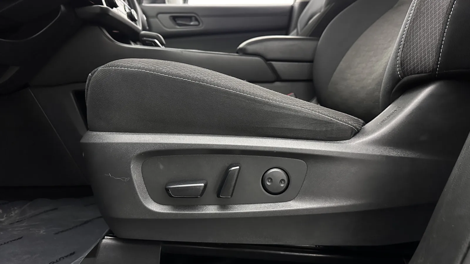 Nissan Pathfinder photo 12