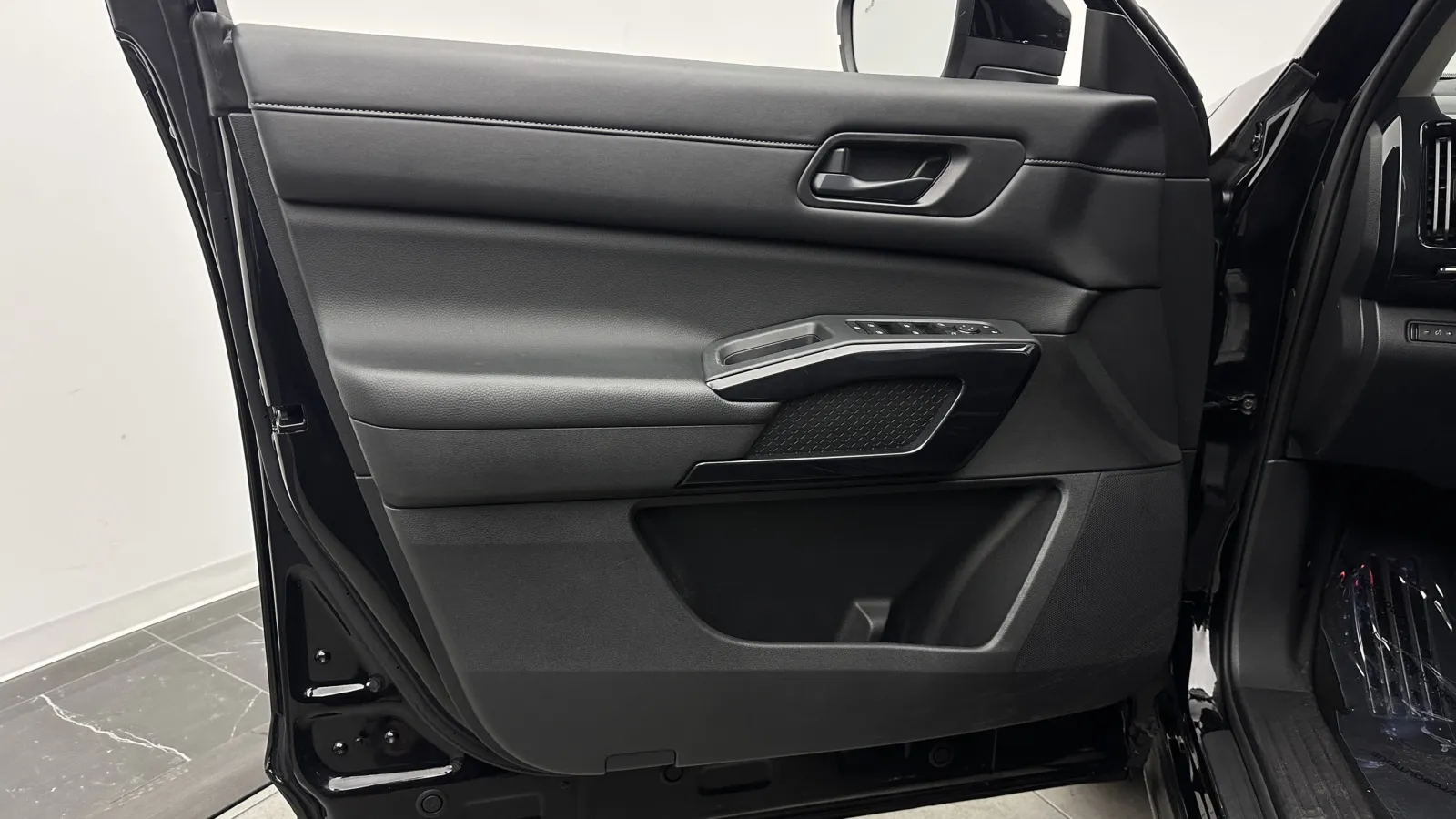 Nissan Pathfinder photo 9