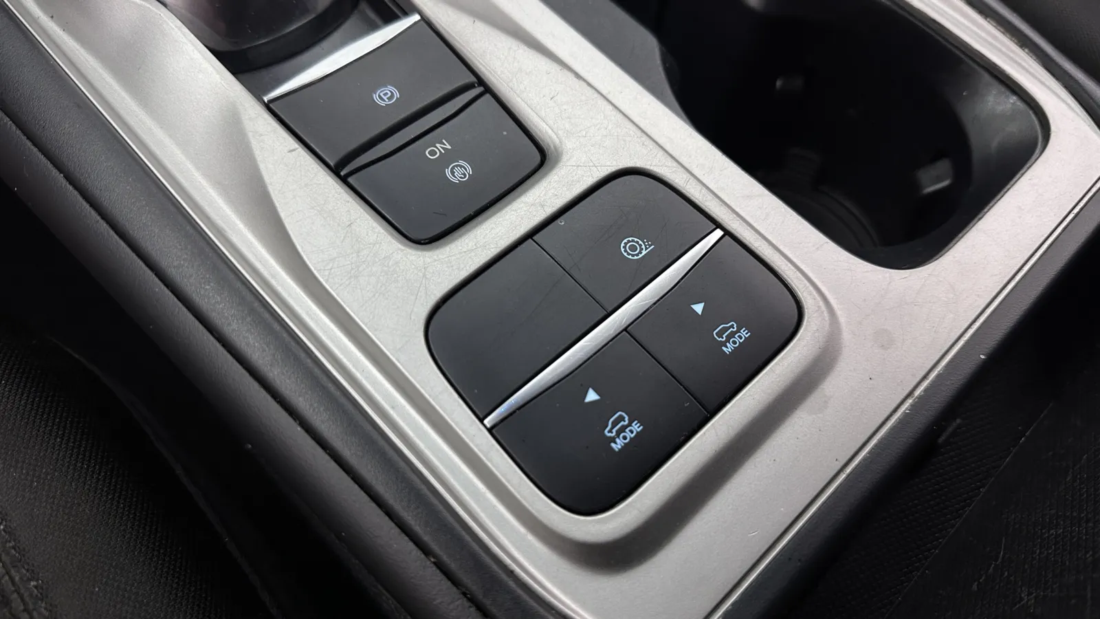 2022 Ford Explorer XLT - Photo 10