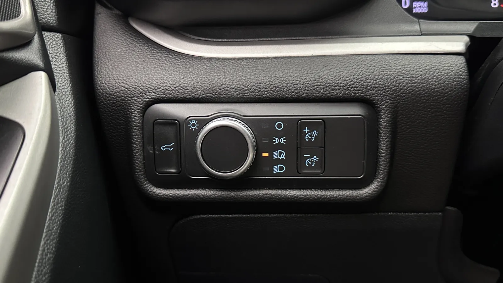 2022 Ford Explorer XLT - Photo 17
