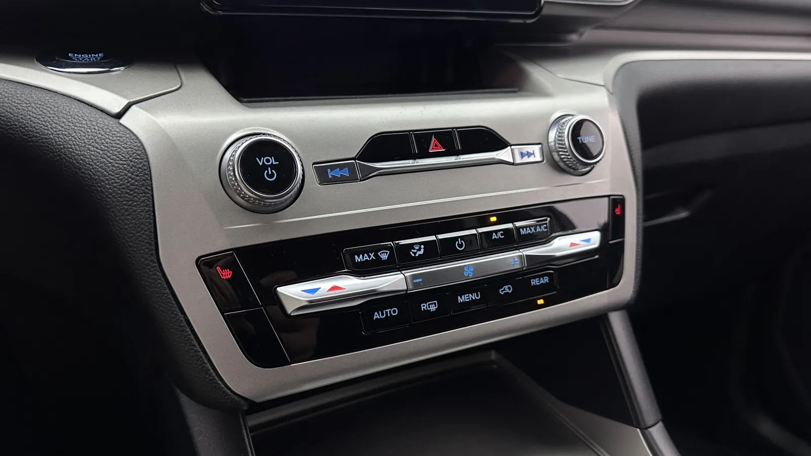 2022 Ford Explorer XLT - Photo 12