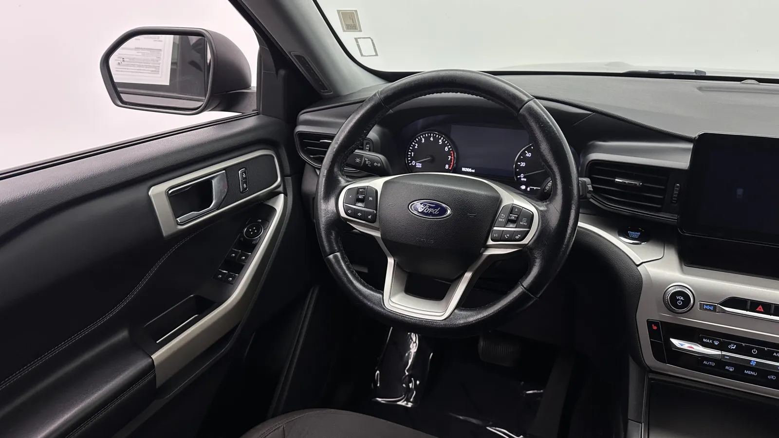 2022 Ford Explorer XLT - Photo 22