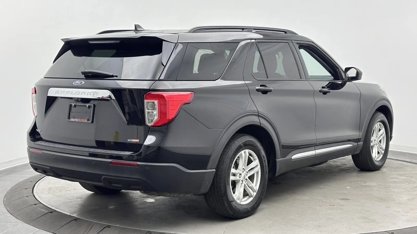 2022 Ford Explorer XLT - Photo 7