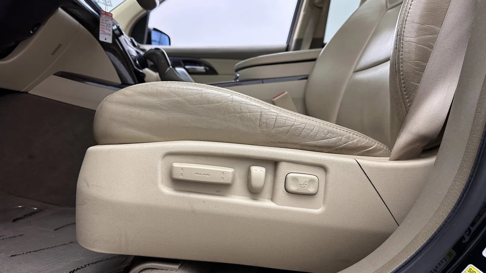 Acura MDX photo 13