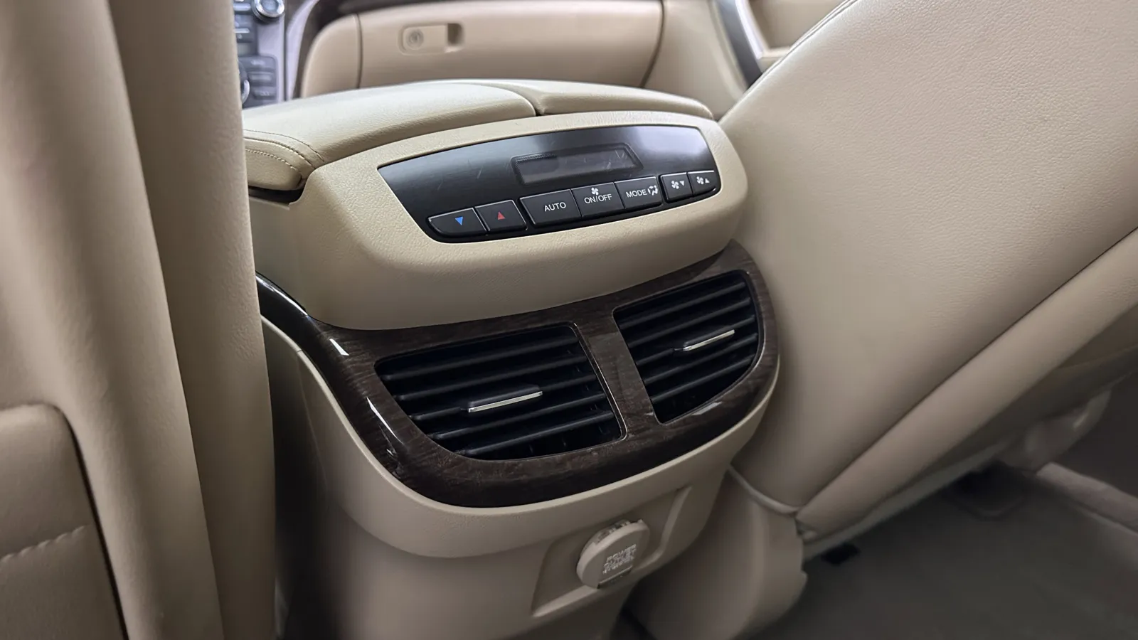 Acura MDX photo 24