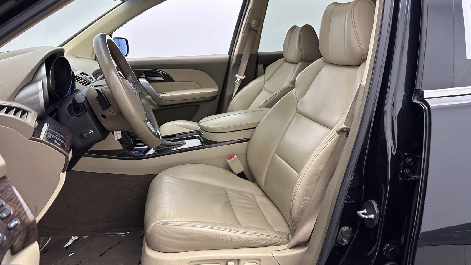 Acura MDX photo 14