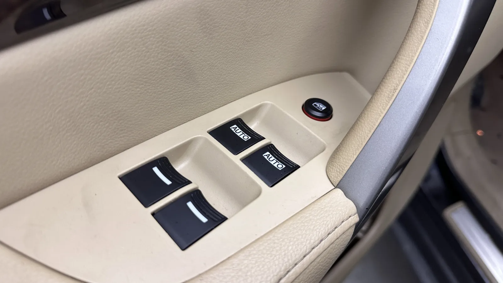 Acura MDX photo 11