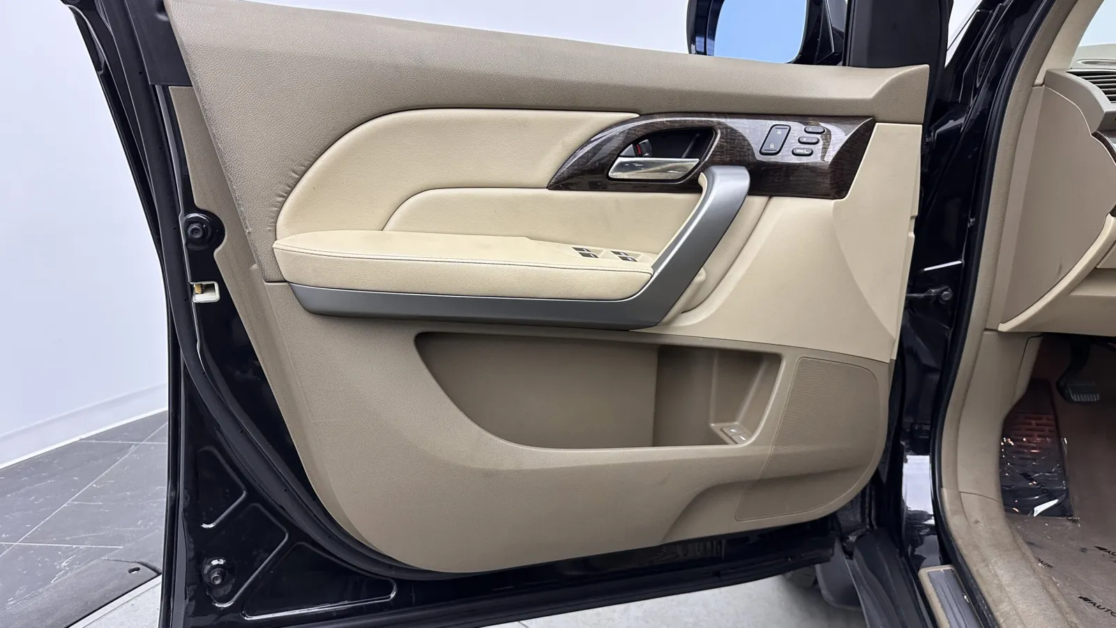 Acura MDX photo 10