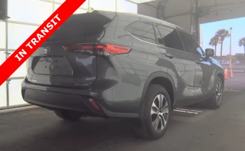 More photos of 2022 Toyota Highlander XLE at Auto Boutique Florida, FL