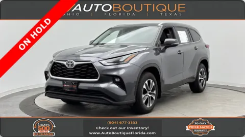 Gray 2022 Toyota Highlander XLE for sale in Jacksonville, FL