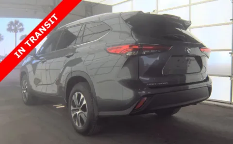 More photos of 2022 Toyota Highlander XLE at Auto Boutique Florida, FL