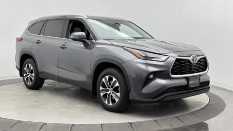 Another view of 2022 Toyota Highlander XLE for sale in Jacksonville, FL at Auto Boutique Florida