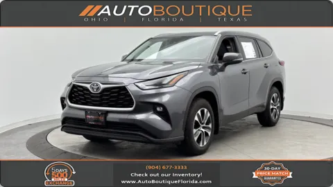 Gray 2022 Toyota Highlander XLE for sale in Jacksonville, FL