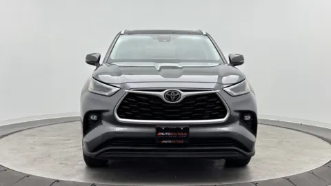 Photos of 2022 Toyota Highlander XLE for sale in Jacksonville, FL at Auto Boutique Florida