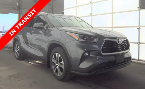 Another view of 2022 Toyota Highlander XLE for sale in Jacksonville, FL at Auto Boutique Florida