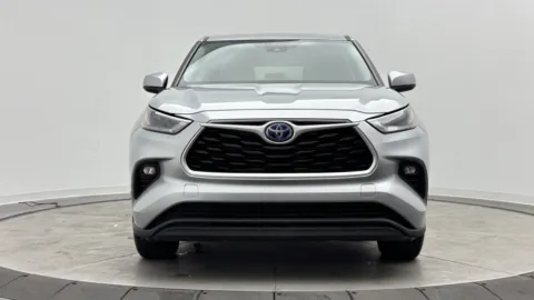 Photos of 2022 Toyota Highlander Hybrid LE for sale in Jacksonville, FL at Auto Boutique Florida