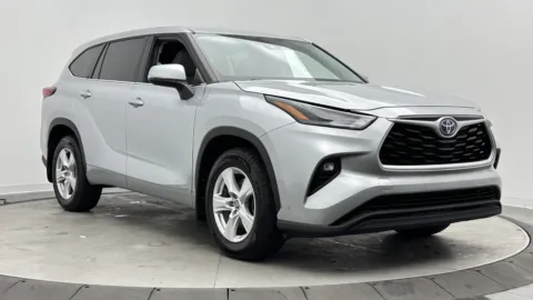 Another view of 2022 Toyota Highlander Hybrid LE for sale in Jacksonville, FL at Auto Boutique Florida