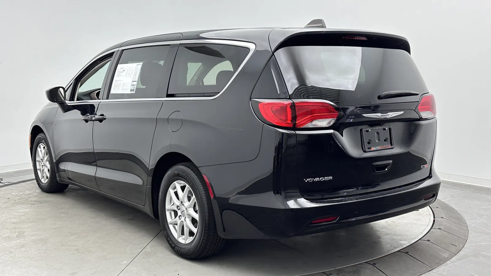 Chrysler Voyager photo 5