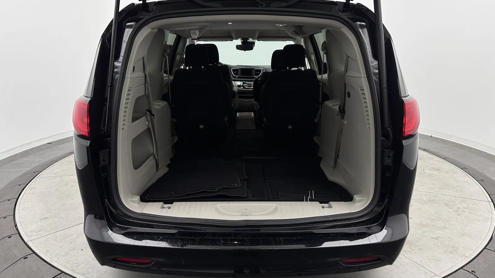 Chrysler Voyager photo 27
