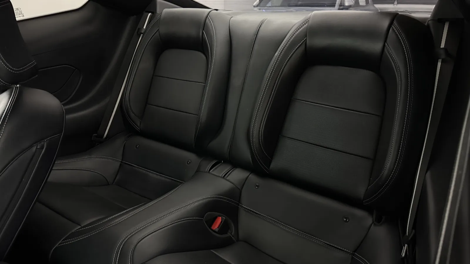Ford Mustang photo 16